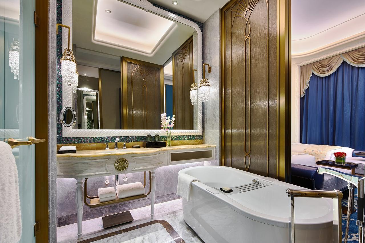 Hotel Wanda Vista Qingdao Movie Metropolis Extérieur photo